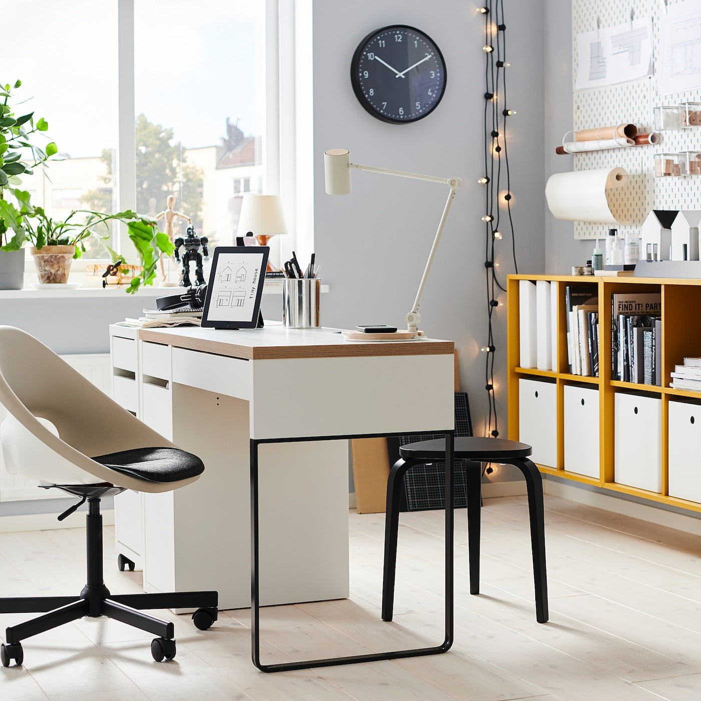ELDBERGET / MALSKÄR Swivel chair, beige/white