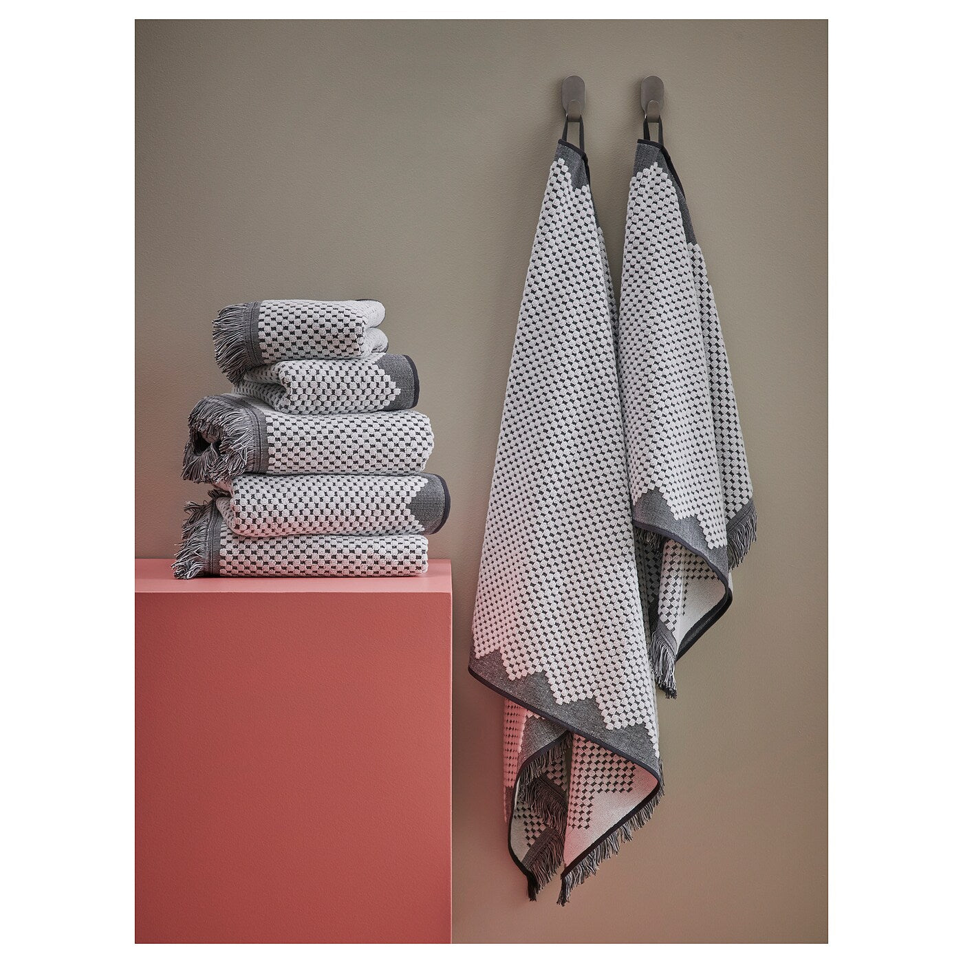 FJÄLLSTARR Bath towel, dark grey, 70x140 cm