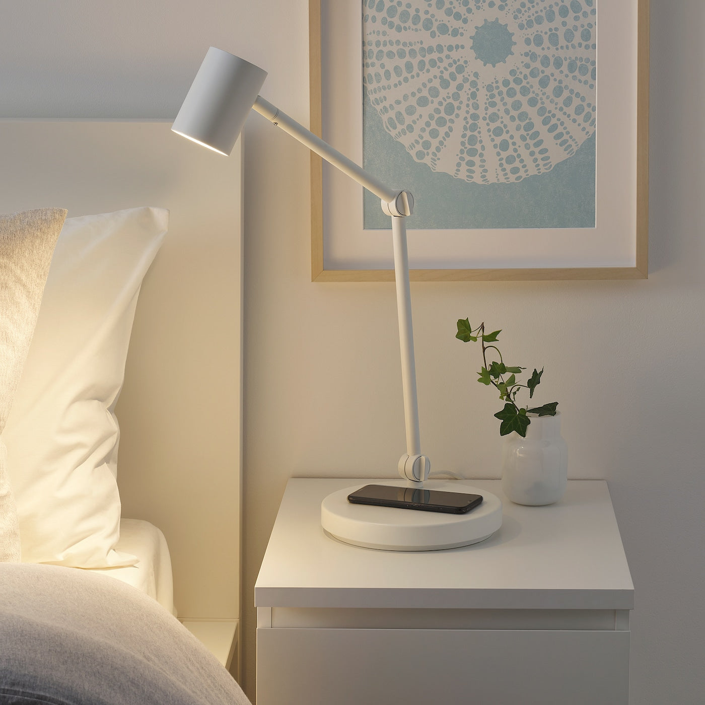 NYMÅNE Work lamp with wireless charging, anthracite