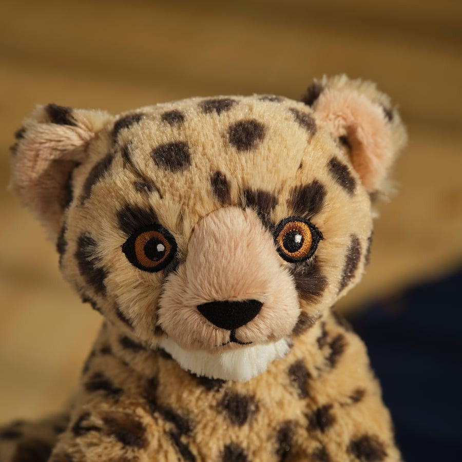 SANDLÖPARE Soft toy, cheetah cub/beige, 24 cm
