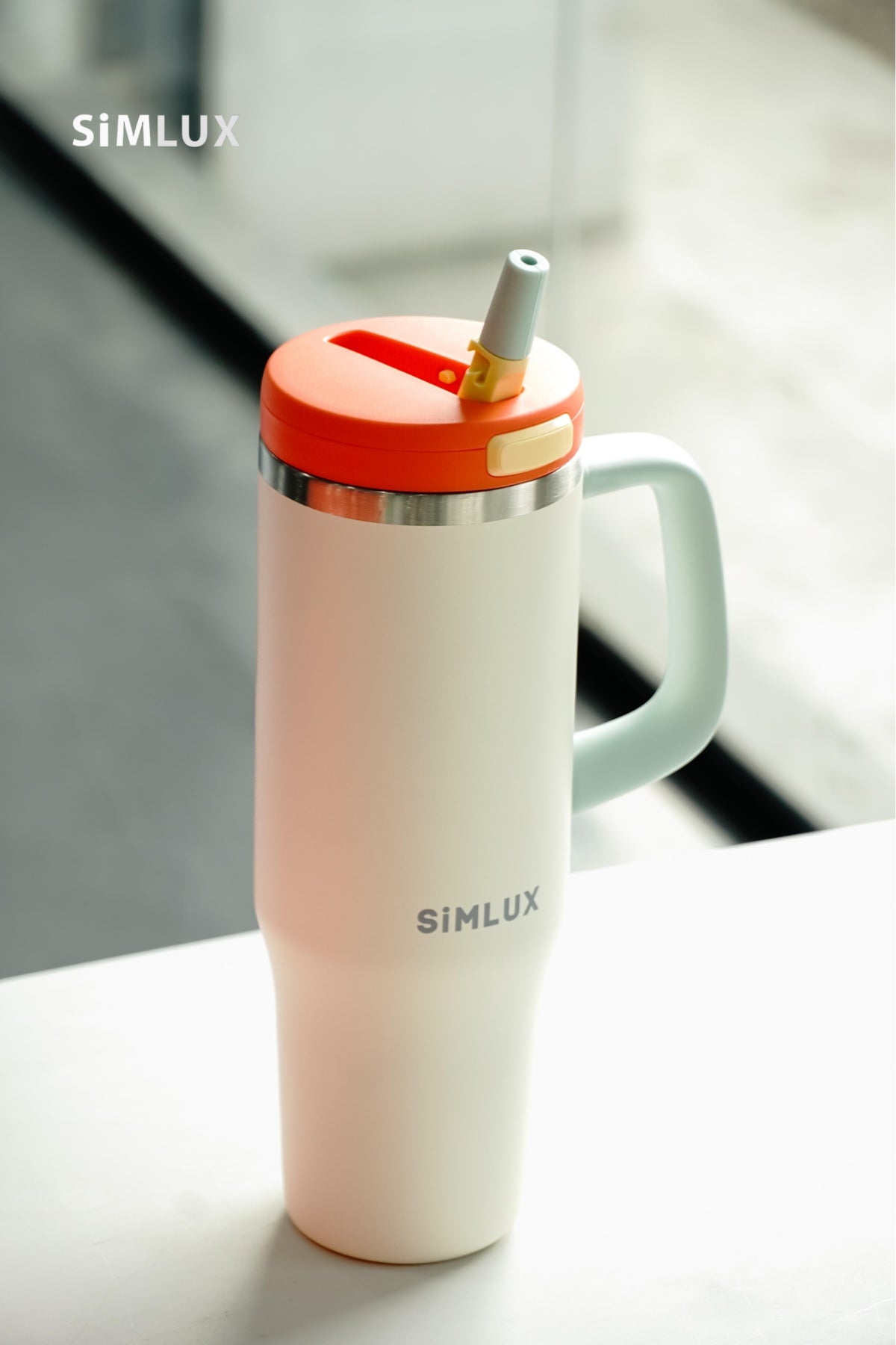 SiMLUX Tumbler Cup with Flip Straw