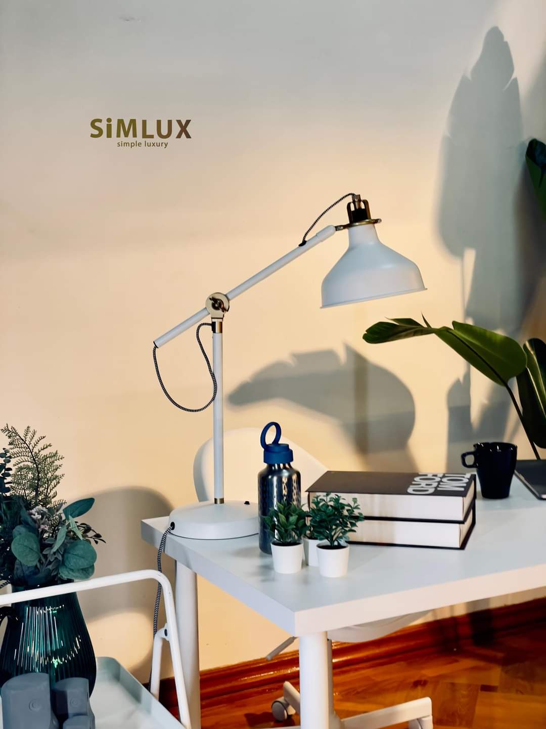 SiMLUX Simple Desk 2